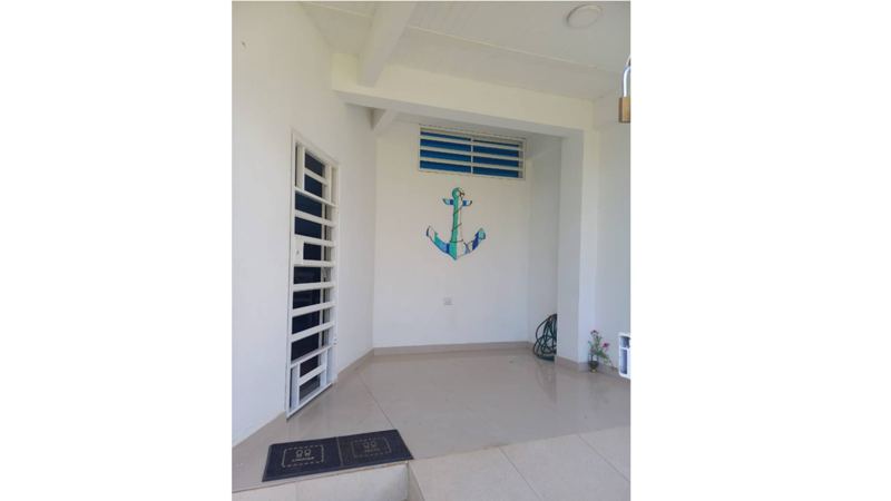 House entrance with a nautical touch